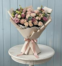 Букет цветов из:  Розы и Лизиантусы #REPLACE_PRED# Старый городок