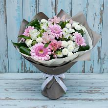 Букет цветов из:  Герберы, Альстромерии и Хризантемы #REPLACE_PRED# Старый городок