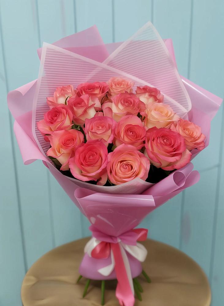 Букет 15 Розовых роз Равель в Старый городок
