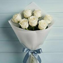 Букет 7 Белых роз Эдлесс Лав в Старый городок