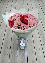 Букет цветов из:  Альстромерии в Старый городок