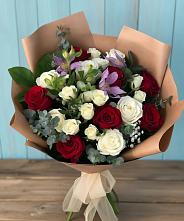 Букет цветов из:  Розы и Альстромерии в Старый городок