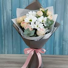 Букет цветов из:  Хризантемы и Розы #REPLACE_PRED# Старый городок