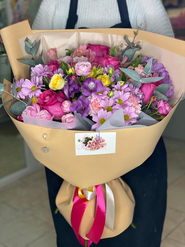 Букет цветов из: Хризантемы, Гвоздики и Альстромерии в Старый городок