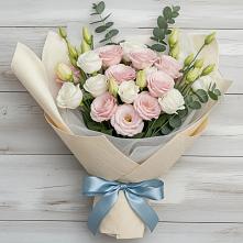 Букет цветов из:  Лизиантусы в Старый городок