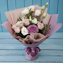 Букет цветов из:  Розы и Лизиантусы в Старый городок