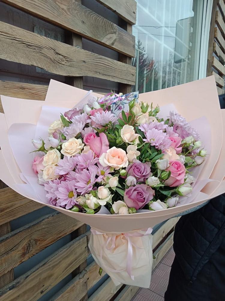 Букет цветов из: Розы и Хризантемы в Старый городок