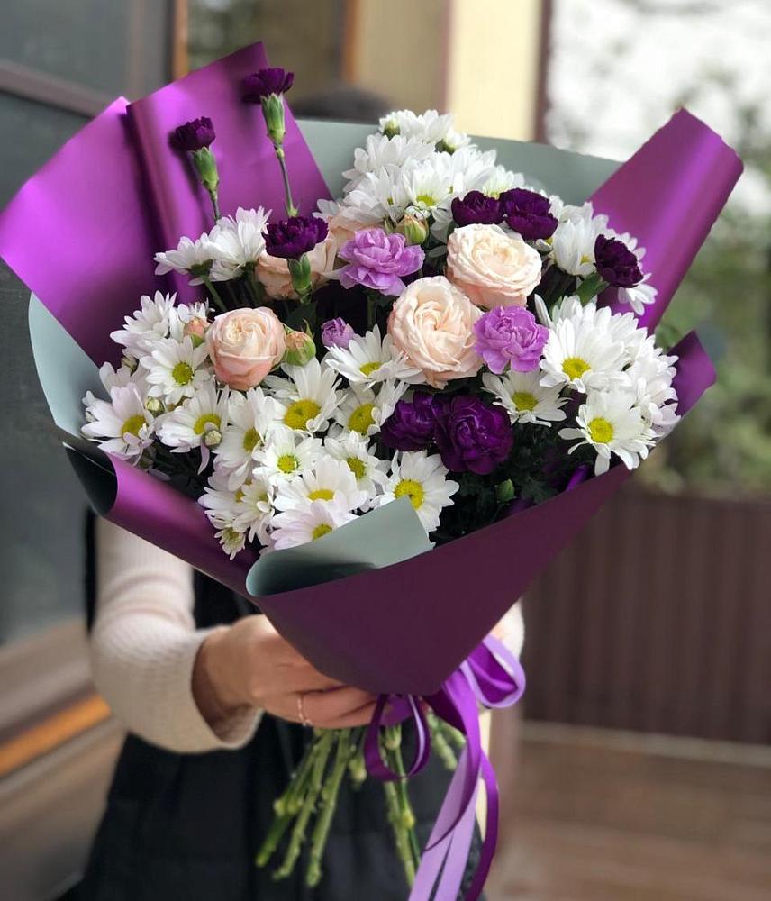 Букет цветов из: Хризантемы, Гвоздики и Розы в Старый городок