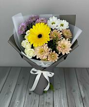 Букет цветов из:  Розы, Герберы и Хризантемы #REPLACE_PRED# Старый городок