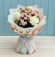 Букет цветов из:  Розы в Старый городок