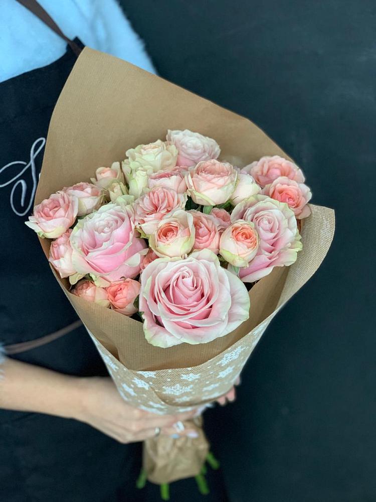 Букет цветов из: Хризантемы и Розы в Старый городок