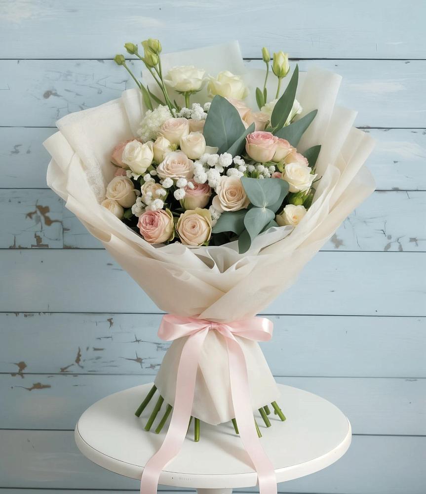 Букет цветов из: Розы и Лизиантусы в Старый городок