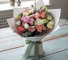 Букет цветов из:  Розы, Лизиантусы и Гвоздики #REPLACE_PRED# Старый городок