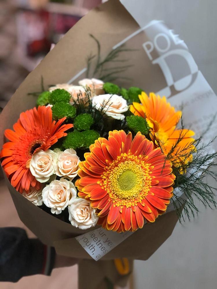 Букет цветов из: Герберы, Хризантемы и Розы в Старый городок