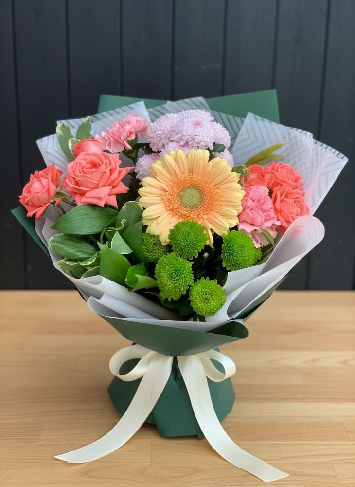 Букет цветов из: Гвоздики, Розы, Герберы и Хризантемы в Старый городок