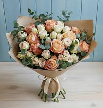 Букет цветов из:  Альстромерии и Розы в Старый городок
