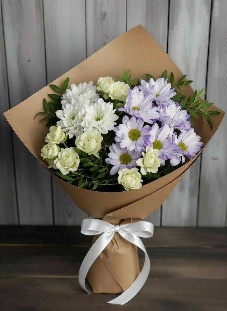 Букет цветов из: Хризантемы и Розы в Старый городок